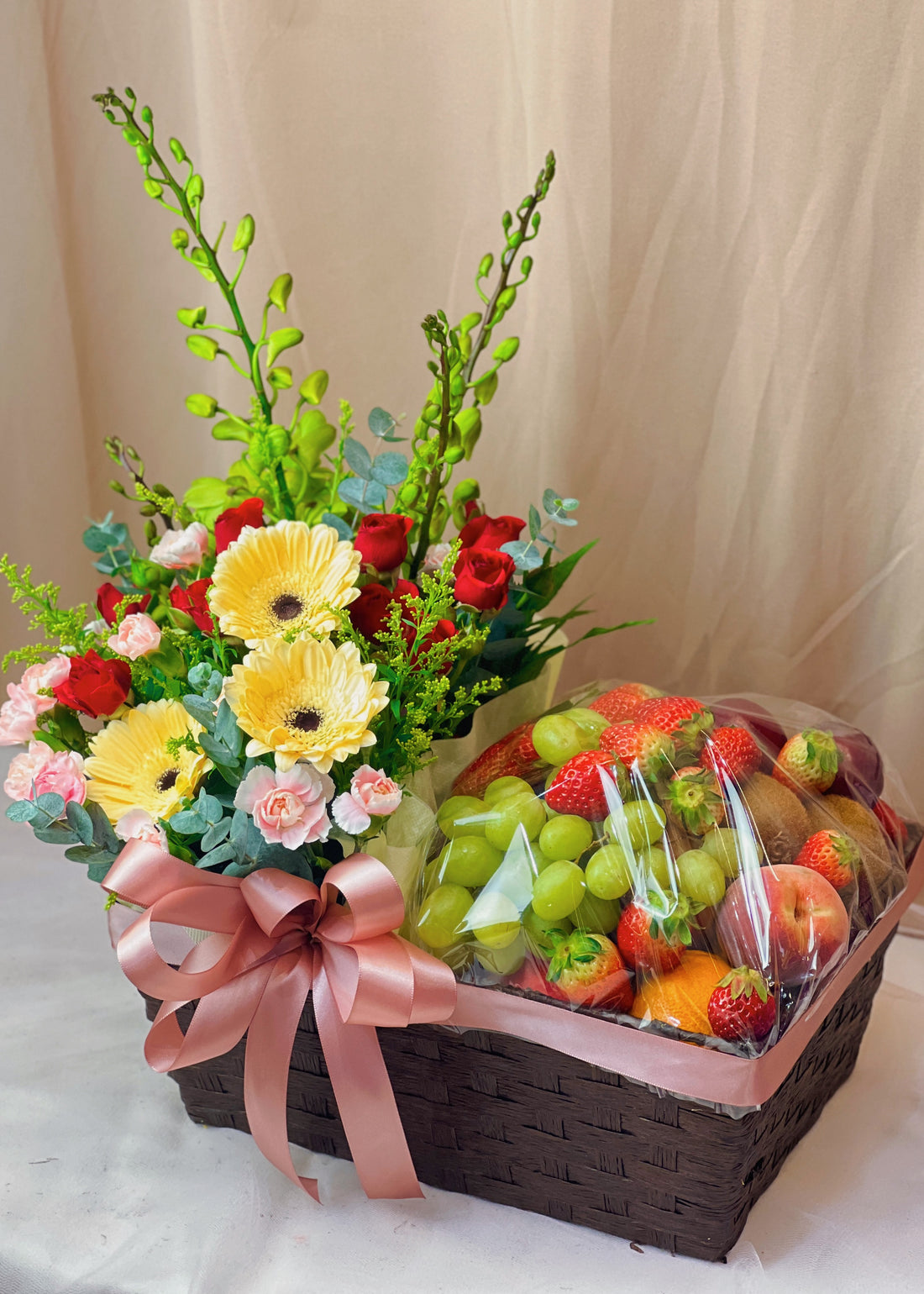 Boutiful Harvest Basket | Fruit Basket – FlorismDeArt | Luxury Florist ...